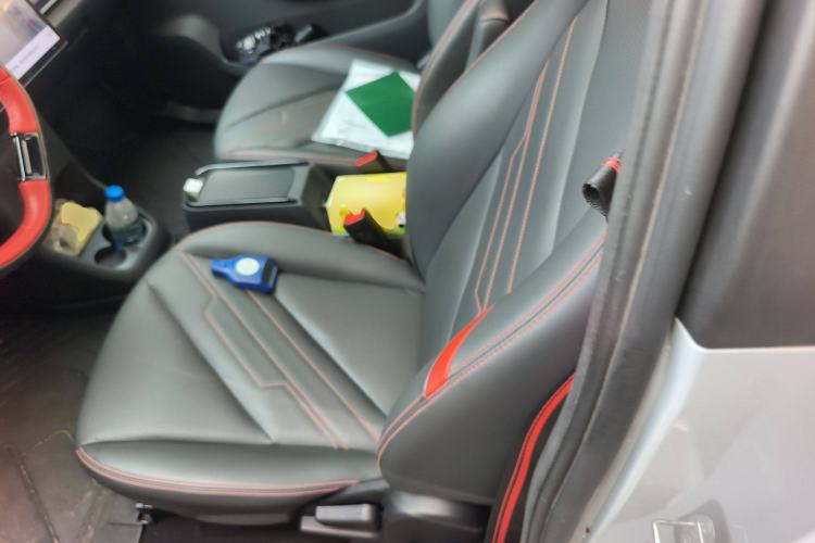 Used Chery New Energy Boundless Pro 2022 408 km Range Shenshou Version Lithium-Ion Battery Left Rear Seat