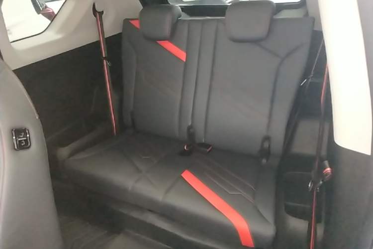 Used Chery New Energy Boundless Pro 2022 301km "Divine Beast" Version with Lithium Iron Phosphate Left Rear Seat