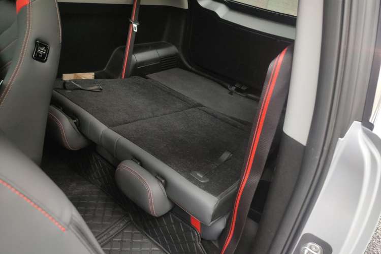 Used Chery New Energy Boundless Pro 2022 301 km Range "Divine Beast" Version Lithium-Ion Battery 30.6 kWh Left Rear Seat