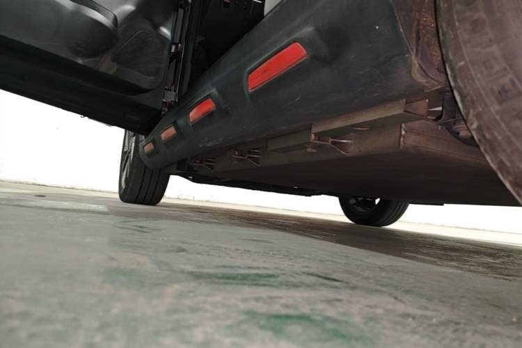 Used Chery New Energy Boundless Pro 2022 301km LingShou Edition Lithium Iron Phosphate Left Side Sill