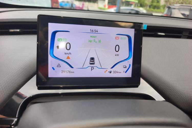 Used Chery New Energy Boundless Pro 2022 408 km Range Shenshou Version Lithium-Ion Battery Odometer Close Up