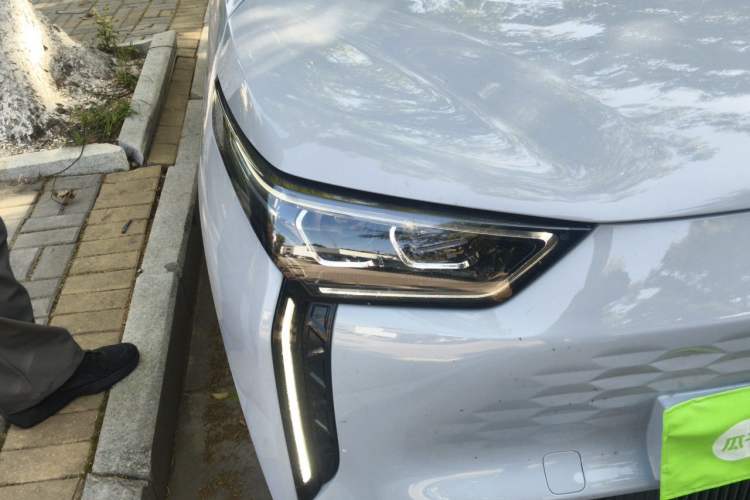 Used Chery New Energy Boundless Pro 2022 301km LingShou Edition Lithium Iron Phosphate Right Front Headlight