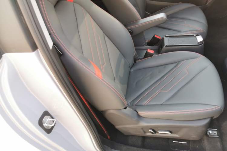 Used Chery New Energy Boundless Pro 2022 301km LingShou Edition Lithium Iron Phosphate Right Front Seat