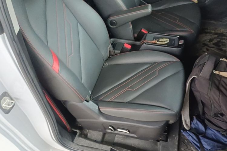 Used Chery New Energy Boundless Pro 2022 301 km Range "Divine Beast" Version Lithium-Ion Battery 30.6 kWh Right Front Seat