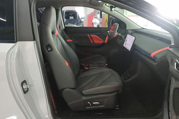 Used Chery New Energy Boundless Pro 2022 301km "Divine Beast" Version with Lithium Iron Phosphate Right Front Seat