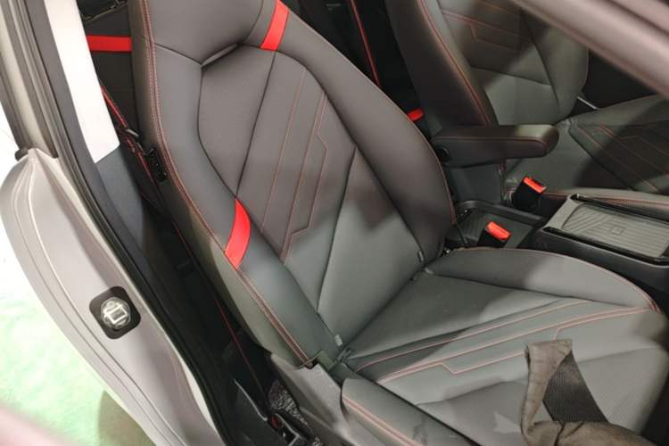 Used Chery New Energy Boundless Pro 2022 301km "Divine Beast" Version with Lithium Iron Phosphate Right Front Seat