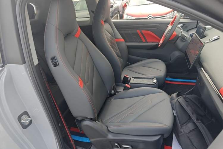 Used Chery New Energy Boundless Pro 2022 301km LingShou Edition Lithium Iron Phosphate Right Front Seat