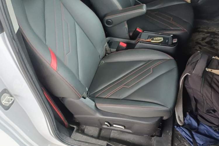 Used Chery New Energy Boundless Pro 2022 301 km Range "Divine Beast" Version Lithium-Ion Battery 30.6 kWh Right Front Seat