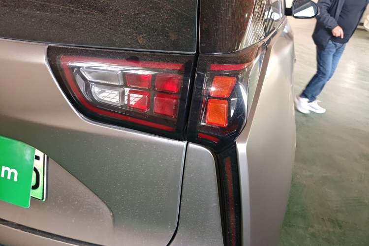 Used Chery New Energy Boundless Pro 2022 301km LingShou Edition Lithium Iron Phosphate Right Rear Taillight