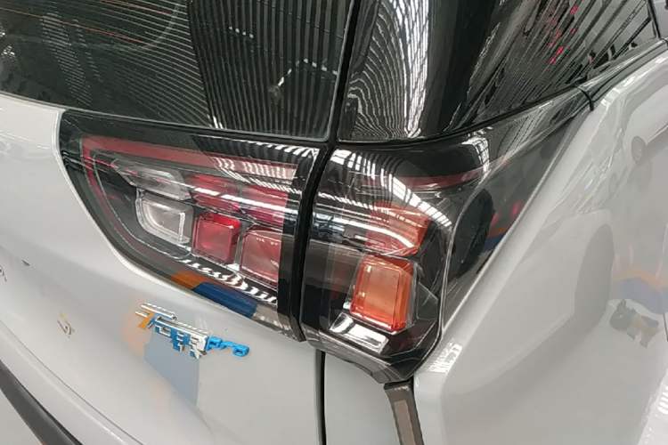 Used Chery New Energy Boundless Pro 2022 301km "Divine Beast" Version with Lithium Iron Phosphate Right Rear Taillight