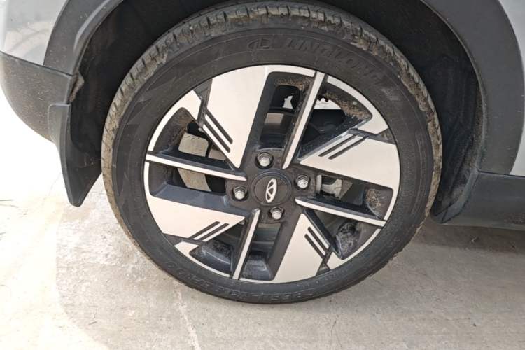 Used Chery New Energy Boundless Pro 2022 301km "WoW" Edition Lithium Iron Phosphate Right Rear Wheel Hub