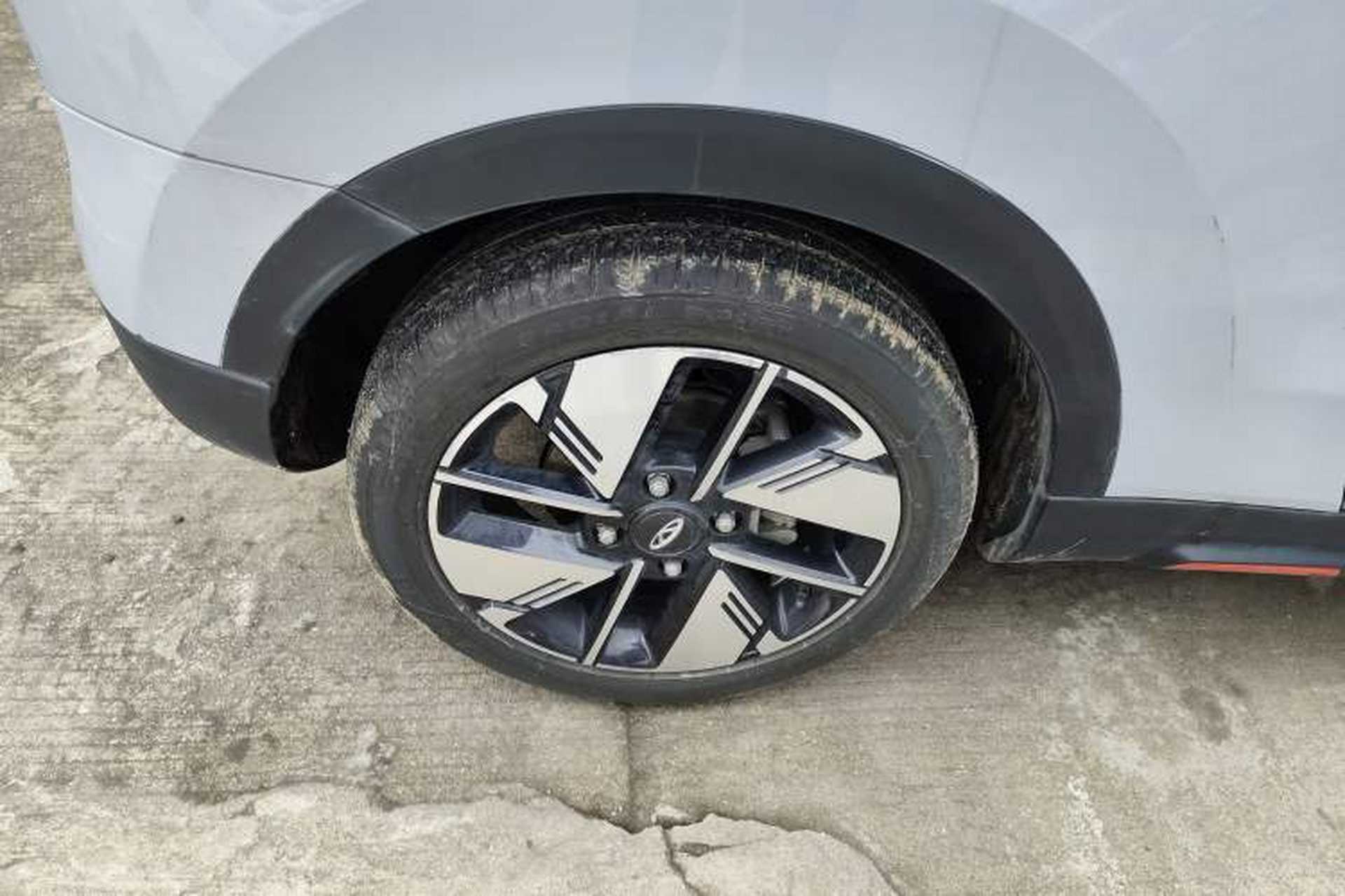 Used Chery New Energy Boundless Pro 2022 301km "Divine Beast" Version with Lithium Iron Phosphate Right Rear Wheel Hub