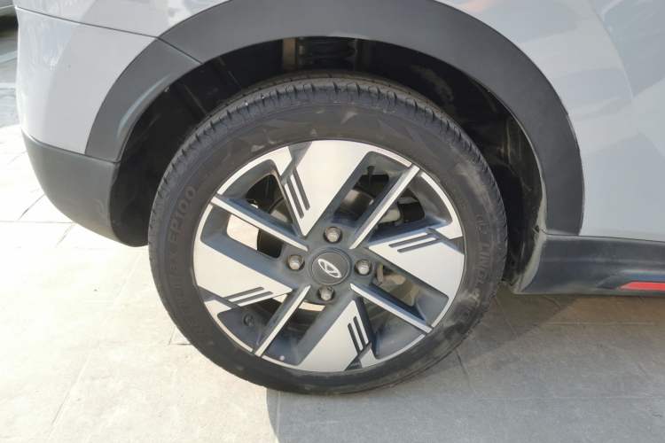 Used Chery New Energy Boundless Pro 2022 301km LingShou Edition Lithium Iron Phosphate Right Rear Wheel Hub