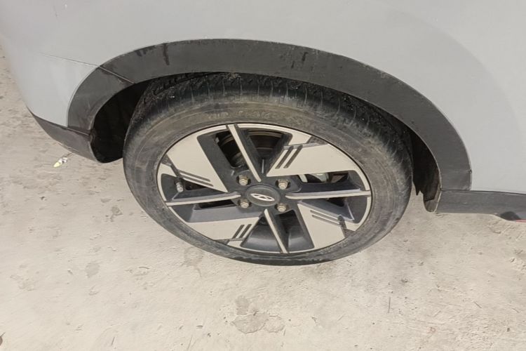 Used Chery New Energy Boundless Pro 2022 301 km Range "Divine Beast" Version Lithium-Ion Battery 30.6 kWh Right Rear Wheel Hub