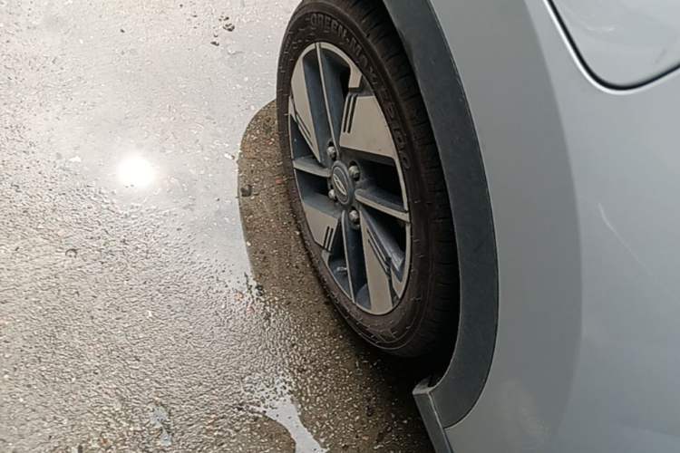 Used Chery New Energy Boundless Pro 2022 301km "WoW" Edition Lithium Iron Phosphate Right Rear Wheel Hub