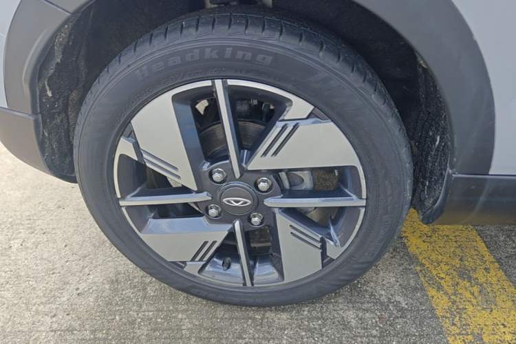 Used Chery New Energy Boundless Pro 2022 301km LingShou Edition Lithium Iron Phosphate Right Rear Wheel Hub