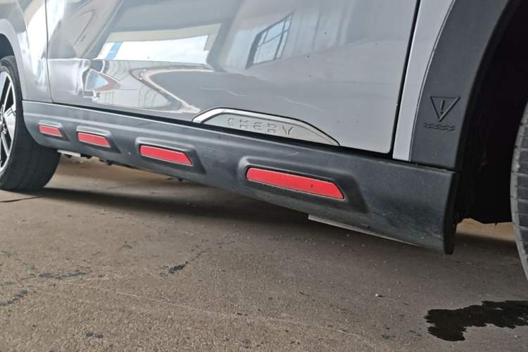 Used Chery New Energy Boundless Pro 2022 301km LingShou Edition Lithium Iron Phosphate Right Side Sill