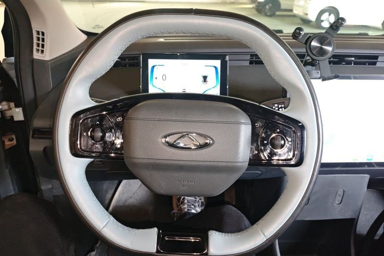 Used Chery New Energy Boundless Pro 2022 301km LingShou Edition Lithium Iron Phosphate Steering Wheel