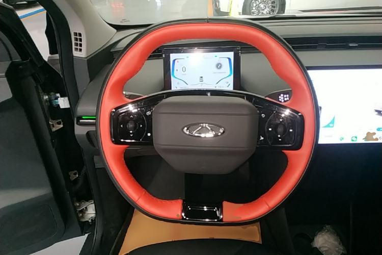 Used Chery New Energy Boundless Pro 2022 301km "Divine Beast" Version with Lithium Iron Phosphate Steering Wheel