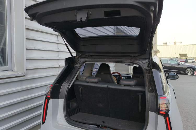 Used Chery New Energy Boundless Pro 2022 301km LingShou Edition Lithium Iron Phosphate Trunk