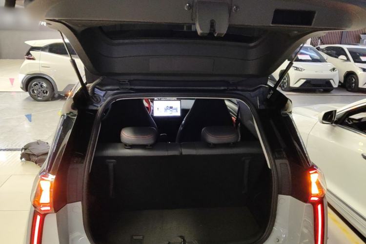 Used Chery New Energy Boundless Pro 2022 301km LingShou Edition Lithium Iron Phosphate Trunk