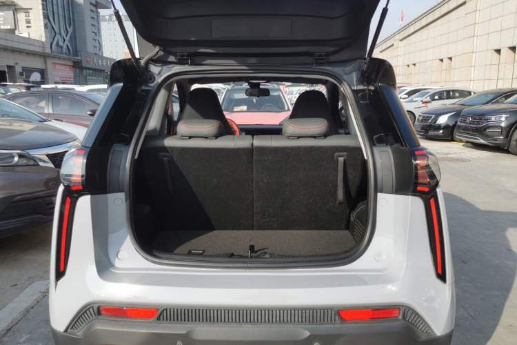 Used Chery New Energy Boundless Pro 2022 301km LingShou Edition Lithium Iron Phosphate Trunk