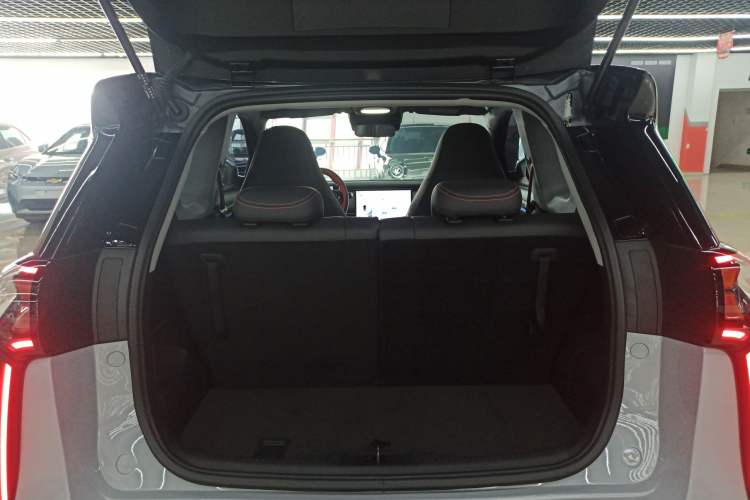 Used Chery New Energy Boundless Pro 2022 301km "Divine Beast" Version with Lithium Iron Phosphate Trunk