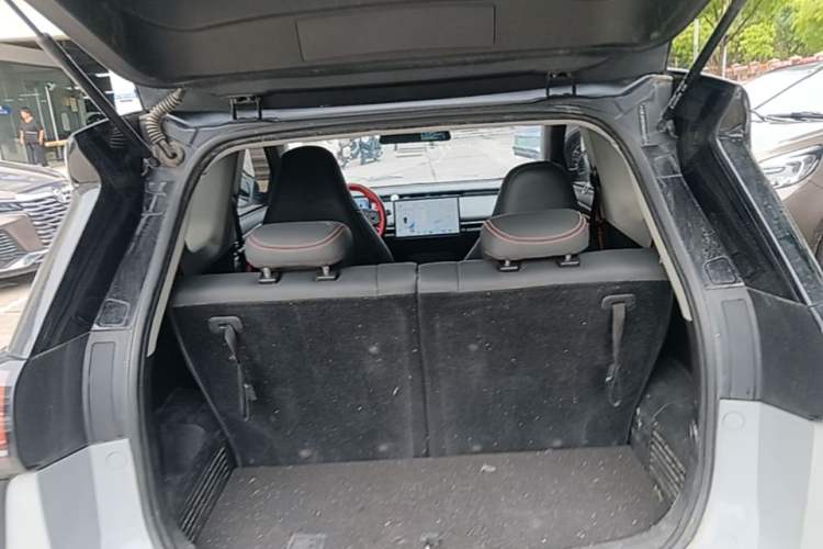 Used Chery New Energy Boundless Pro 2022 301km "WoW" Edition Lithium Iron Phosphate Trunk