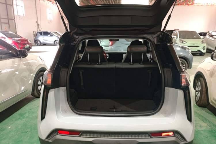 Used Chery New Energy Boundless Pro 2022 301km "Divine Beast" Version with Lithium Iron Phosphate Trunk
