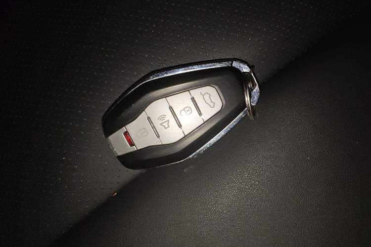 Used Chery New Energy Boundless Pro 2022 301km LingShou Edition Lithium Iron Phosphate Vehicle Key