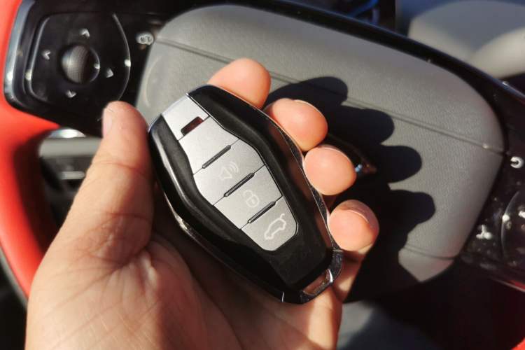 Used Chery New Energy Boundless Pro 2022 301km LingShou Edition Lithium Iron Phosphate Vehicle Key