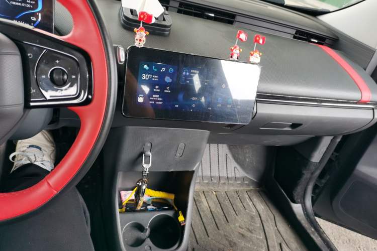 Used Chery New Energy Boundless Pro 2022 301km "WoW" Edition Lithium Iron Phosphate Audio And AC Panel
