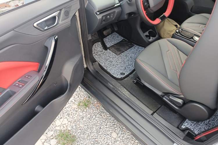 Used Chery New Energy Boundless Pro 2022 301 km Range "Divine Beast" Version Lithium-Ion Battery 30.6 kWh Driver Seat