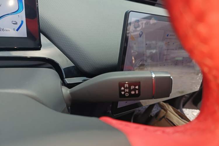 Used Chery New Energy Boundless Pro 2022 301 km Range "Divine Beast" Version Lithium-Ion Battery 30.6 kWh Gear Lever