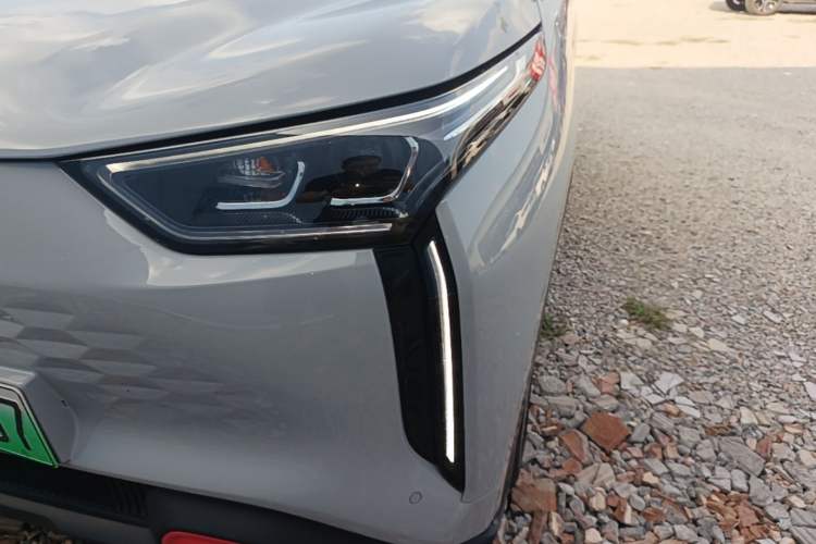 Used Chery New Energy Boundless Pro 2022 301 km Range "Divine Beast" Version Lithium-Ion Battery 30.6 kWh Left Front Headlight