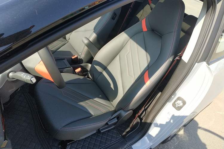 Used Chery New Energy Boundless Pro 2022 301km "Divine Beast" Version Lithium NMC Left Front Seat