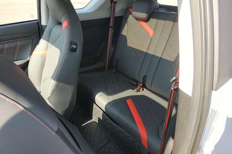Used Chery New Energy Boundless Pro 2022 301km "Divine Beast" Version Lithium NMC Left Rear Seat