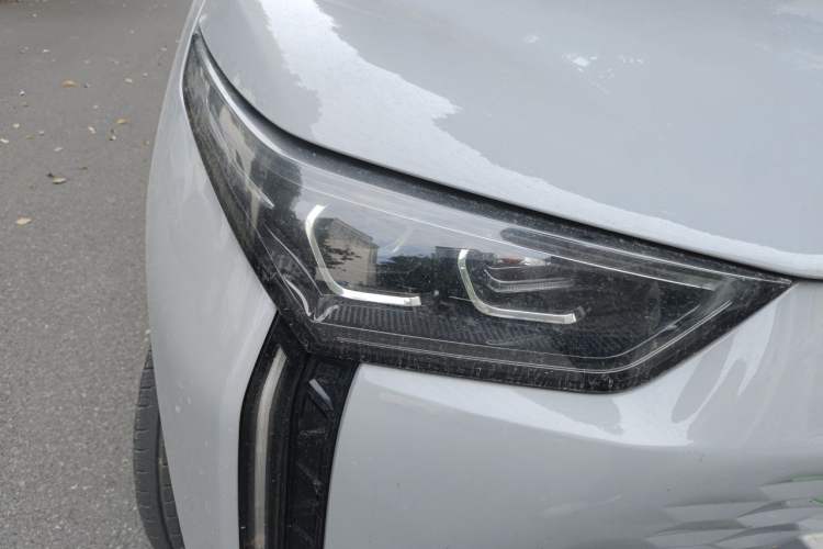 Used Chery New Energy Boundless Pro 2022 301km LingShou Edition Lithium Iron Phosphate Right Front Headlight