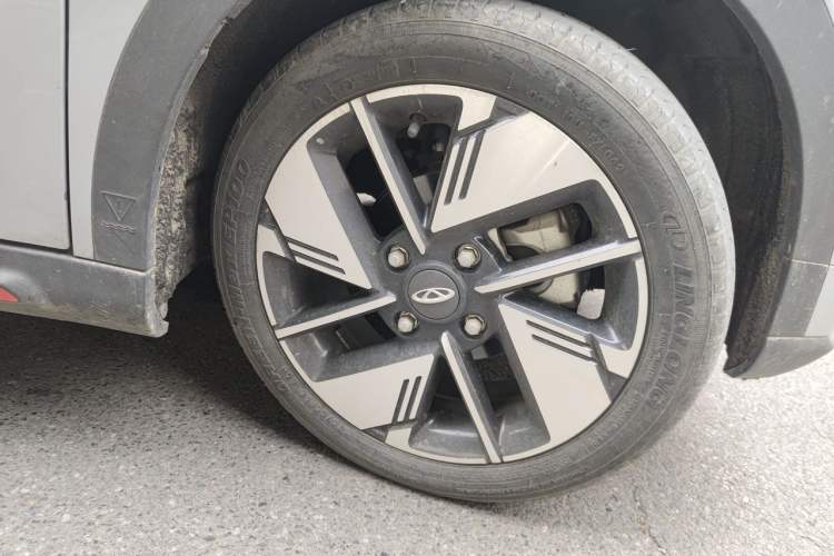 Used Chery New Energy Boundless Pro 2022 301km LingShou Edition Lithium Iron Phosphate Right Front Wheel Hub