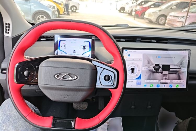 Used Chery New Energy Boundless Pro 2022 301km LingShou Edition Lithium Iron Phosphate Center Console