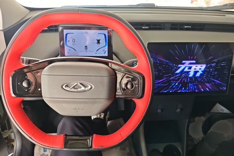 Used Chery New Energy Boundless Pro 2022 301km LingShou Edition Lithium Iron Phosphate Center Console