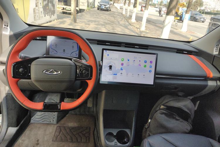 Used Chery New Energy Boundless Pro 2022 301km LingShou Edition Lithium Iron Phosphate Center Console