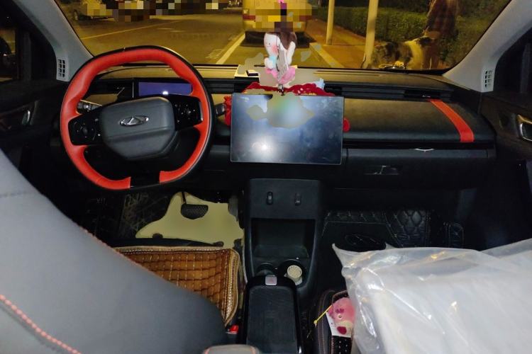 Used Chery New Energy Boundless Pro 2022 301km LingShou Edition Lithium Iron Phosphate Center Console
