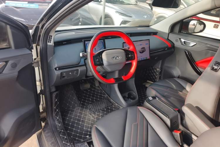 Used Chery New Energy Boundless Pro 2022 301km LingShou Edition Lithium Iron Phosphate Center Console