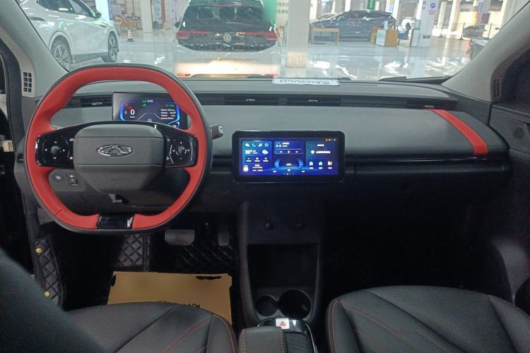 Used Chery New Energy Boundless Pro 2022 301km "WoW" Edition NMC Lithium Battery 30.6 kWh Center Console