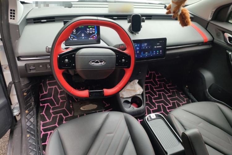 Used Chery New Energy Boundless Pro 2022 301km "WoW" Edition NMC Lithium Battery 30.6 kWh Center Console