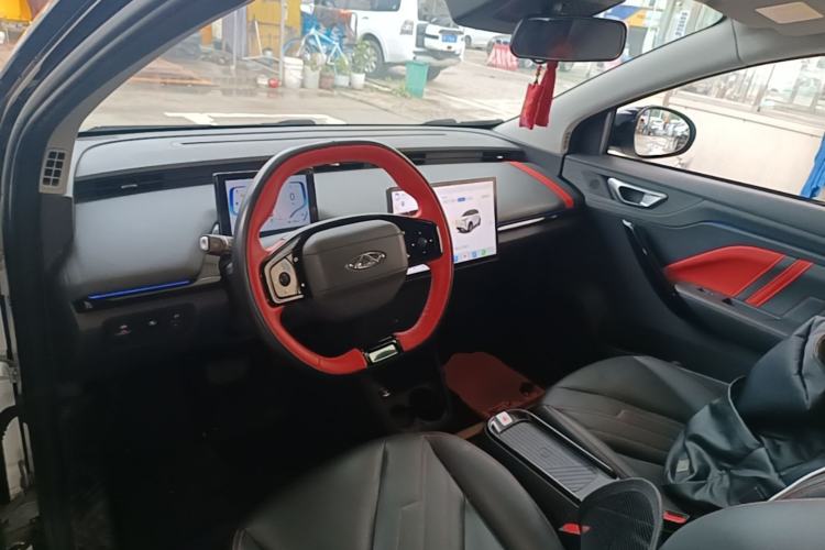 Used Chery New Energy Boundless Pro 2022 301km "Divine Beast" Version with Lithium Iron Phosphate Center Console