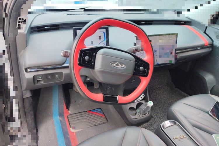 Used Chery New Energy Boundless Pro 2022 301km LingShou Edition Lithium Iron Phosphate Center Console