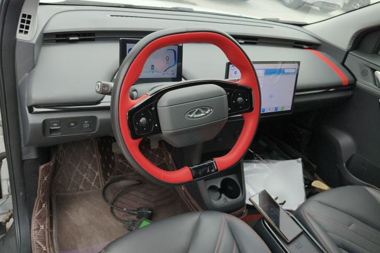 Used Chery New Energy Boundless Pro 2022 301km LingShou Edition Lithium Iron Phosphate Center Console