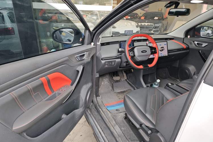 Used Chery New Energy Boundless Pro 2022 301km LingShou Edition Lithium Iron Phosphate Driver Seat